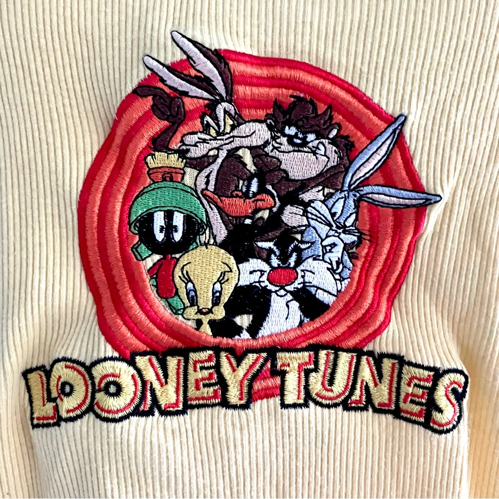 Vintage 90’s Looney Tunes embroidered yellow ribbed tank top shirt - Picture 2 of 5